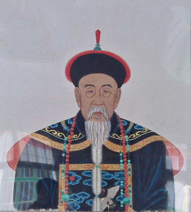 After he sued two important courtiers, Emperor Qianlong could not help crying.