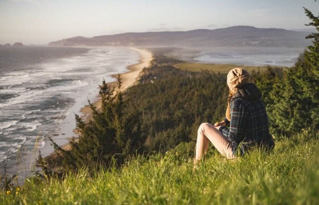 After her ex-husband went bankrupt and owed 300000 to his wife's decision to divorce, her mother-in-law told her what had happened and she burst into tears.