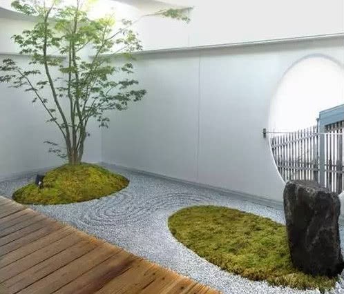 The stream courtyard could have been designed in this way.