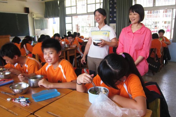 Agreement with food merchants Xinshe senior high school students eat non-toxic ingredients