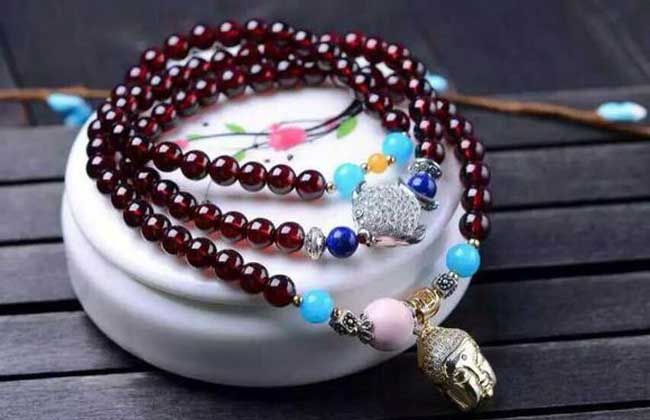 How much does the garnet bracelet cost?