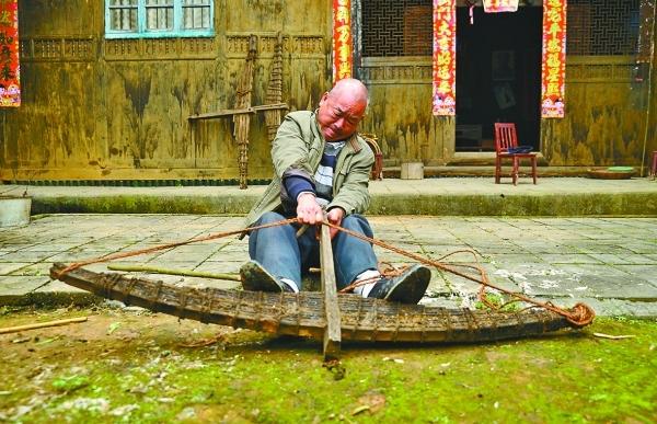 Farmers' families in Tibet have been fighting tiger crossbows for a hundred years and have a heavy range of 500 meters.