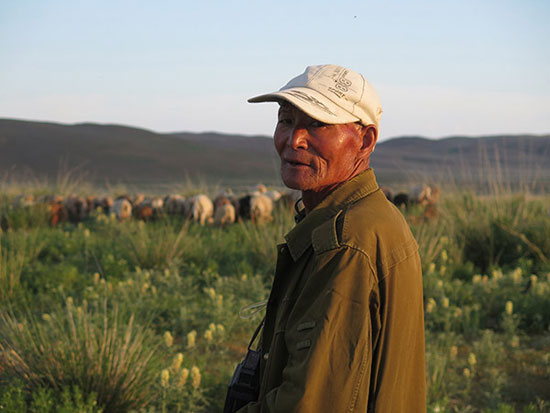 For 32 years, veteran Party members alone guarded the boundary line of the motherland.