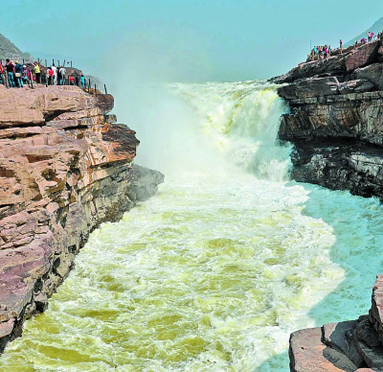 There is less rainfall in the upper reaches of the Yellow River.