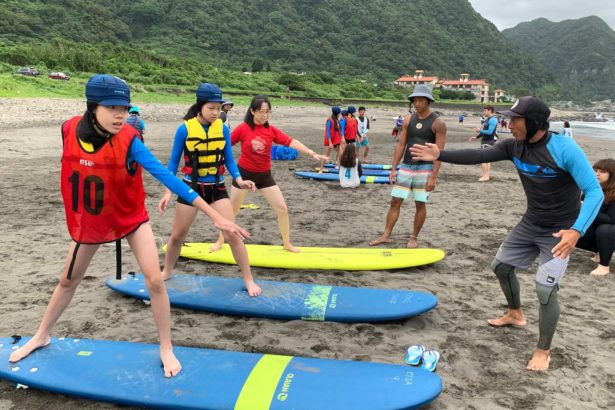 Surfing lessons by the sea 02 