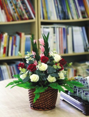 What kind of plants are suitable for display in the study? bonsai plants that are taboo for fengshui in the study to enhance fengshui