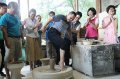 Visit Hou Youyi, mayor of Yingge Ceramic Industry and experience kicking pulley