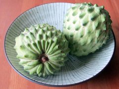 What are the effects and effects of pineapple Sakyamuni fruit? How to choose pineapple, how to preserve it, how to eat it.